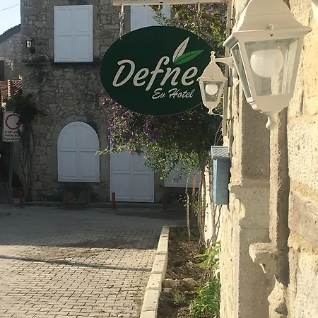 מלון Defne Ev 3*